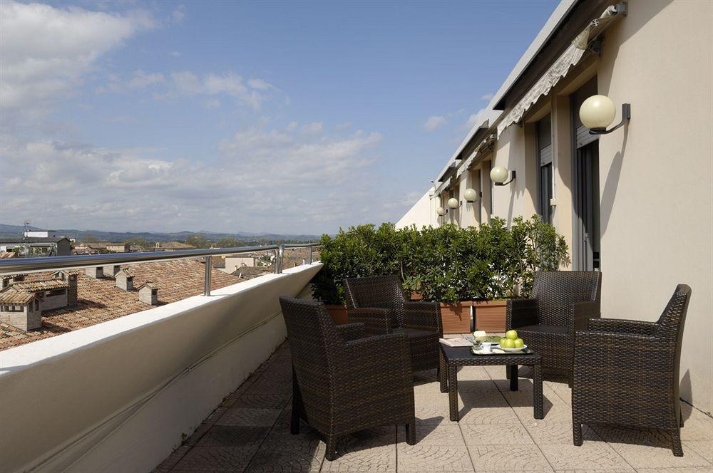 Hotel Masini Forlì Rum bild