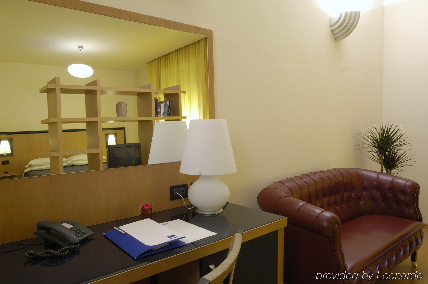 Hotel Masini Forlì Rum bild