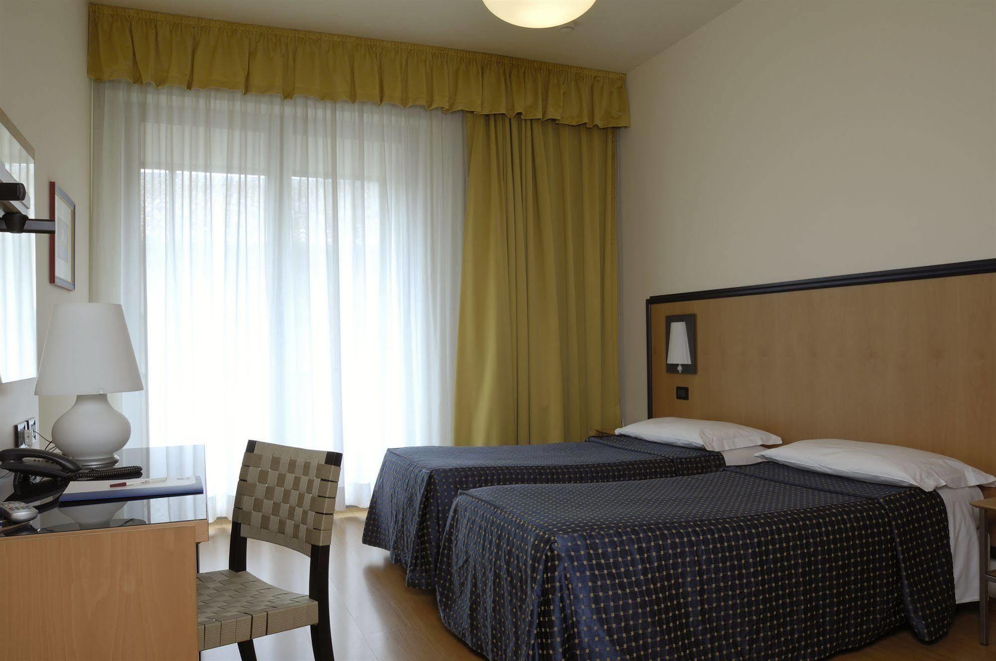 Hotel Masini Forlì Rum bild